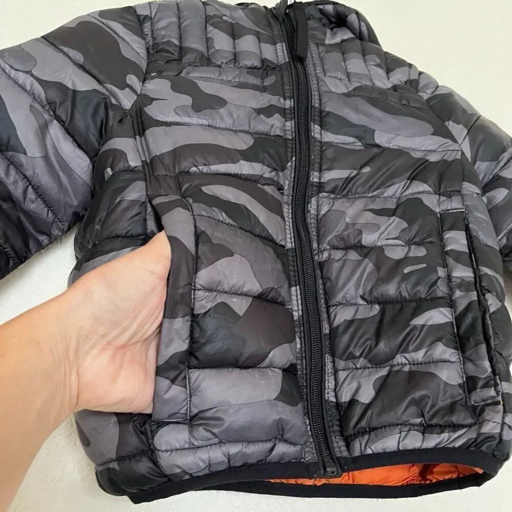 URBAN REPUBLIC camouflage down jacket for boys Size 3T